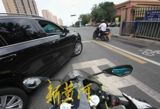 “越野车男子别停摩托车”事件调查：男子非中联重科员工