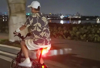 马云骑这种自行车夜游西湖 美女激动搭讪