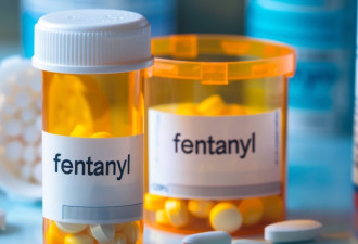 特朗普盼中国严厉遏制芬太尼,包括对贩运者判死刑