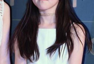 王菲女儿李嫣换头成功