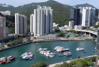 香港知名女星突然搬入海景豪宅,想和外国人恋爱