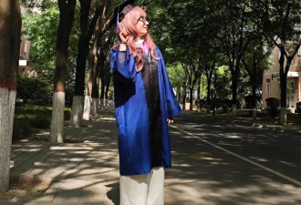 人物志：纪念那个“被网暴”的粉色头发的女孩