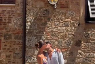 《吸血鬼日记》男主与小17岁女友订婚！此前已有两次婚姻