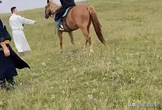 小玥儿无论五官还是气质都像极了妈妈大S