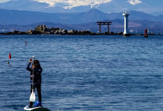 富士山下“0游客”的海滨小城 治愈每一位打工人