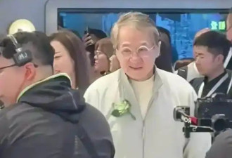 71岁成龙断崖式衰老认不出来 年轻时透支太多
