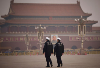 中国阻止一名美国商务部雇员离境 盘问其服役经历