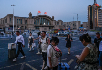 鹤岗抢建机场，救命稻草还是财政黑洞？