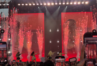 5万人挤爆! BLACKPINK炸翻多伦多! 韩餐馆遭粉丝"攻陷"