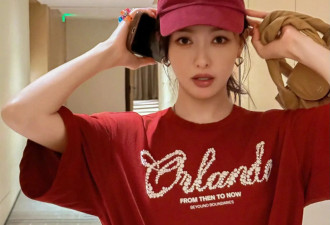 唐嫣晒自拍美的让人移不开眼！红色T恤搭配牛仔裤，笑靥如花绝美