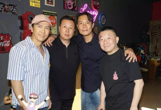 甄子丹庆祝62岁生日，和老婆汪诗诗搂抱秀恩爱