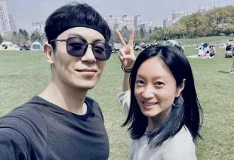 朱亚文和老婆到云南旅游，42岁沈佳妮素颜状态差