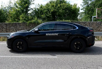 全新保时捷Cayenne Coupe EV最新谍照
