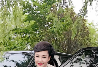 于文华：网友吐槽她故意装脚疼晒豪车，姨妈改...