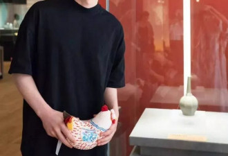 邓伦深夜独自到超市买菜，复出无望资源给了新人