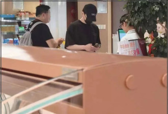邓伦深夜独自到超市买菜，复出无望资源给了新人