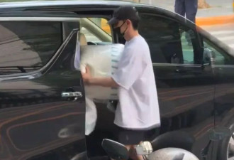 邓伦深夜独自到超市买菜，复出无望资源给了新人