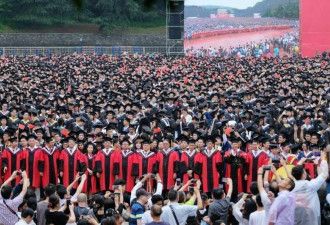 “万元时代”降临！中国大学学费暴涨
