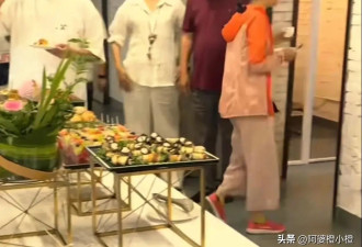58岁宋祖英罕见露面，短发造型惊艳，皮肤光泽Q弹