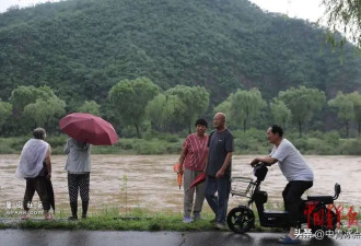 直击北京密云水库泄洪 历史最大入库洪峰