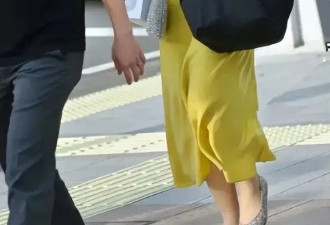 被“日本街拍”惊艳了！半身裙+小高跟，洋气显瘦，毫无“大姐感”