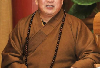释永信被目睹喝酒吃肉 僧人私下叫其情妇"师娘"