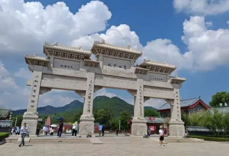 突然失去住持的少林寺，戒备森严