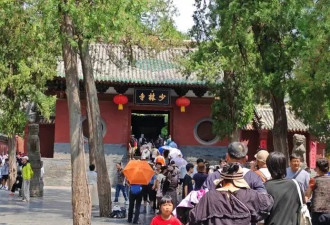 突然失去住持的少林寺，戒备森严