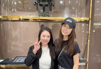 49岁林心如在澳门逛服装店，皮肤白皙细腻像少女