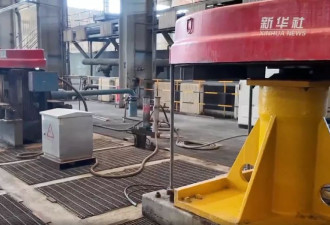 深度调查：6名逝去的大学生，5块坠落的格栅板