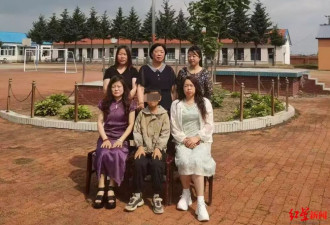 5个老师1个学生，一个人的村小毕业典礼