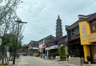 这座中部城市，想靠烧烤灵魂三件套出圈