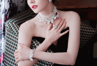  杨颖透视裙诠释女帝归位，热巴化身赫本玫瑰 