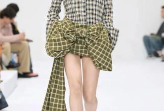 这件衣服才是今年夏天的“顶流”，时髦又减龄！