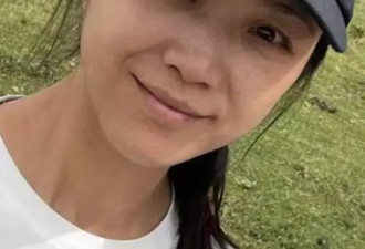 汤唯访友，素颜皮肤好粗糙，金泰勇胡子都白了，夫妻年龄差明显
