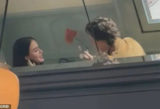 水果姐秘恋加拿大前总理小土豆？晚餐约会举止亲密，网友：他俩咋搭上的？？？