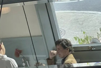 水果姐秘恋加拿大前总理小土豆？晚餐约会举止亲密，网友：他俩咋搭上的？？？