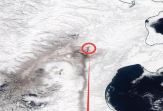 火山突然喷发冲天4000米 灰烬飘193公里