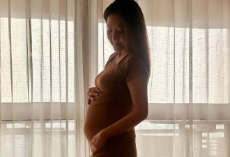 40岁香港知名女星宣布怀孕 打三百多针做试管婴儿圆梦