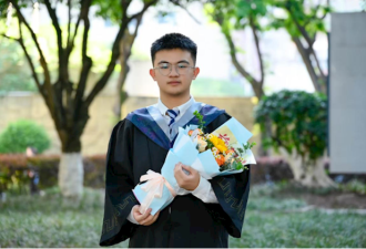 放弃北大 快递员儿子报考西湖大学