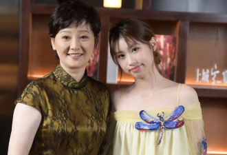 徐帆辟谣与冯小刚离婚 携女儿现身活动心情大好