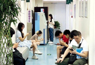 高考后 中国学生挤爆整形科