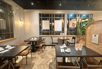 网友爆料：万锦度小月中餐馆关门拖欠工资，房东贴告示追债