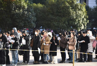 中国限制公职人员出国，幼教、护士也要上交护照