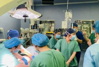57岁妇产科主任坠楼身亡，曾被质疑的一次手术...