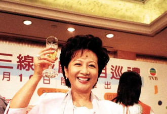 薛家燕被疯传遭“鲜肉”男友骗走2亿身家,罕有...