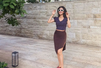 33岁杨采钰被曝产子后晒美照！露小蛮腰身材丰腴性感