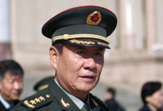 大换血！建军晚会，刘源现身主桌