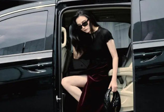 又被173大美女宋佳美到了，黑色T恤搭配酒红色半身裙，美的很轻松