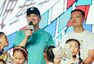 李亚鹏父女罕见同框！李嫣回国近照大变样